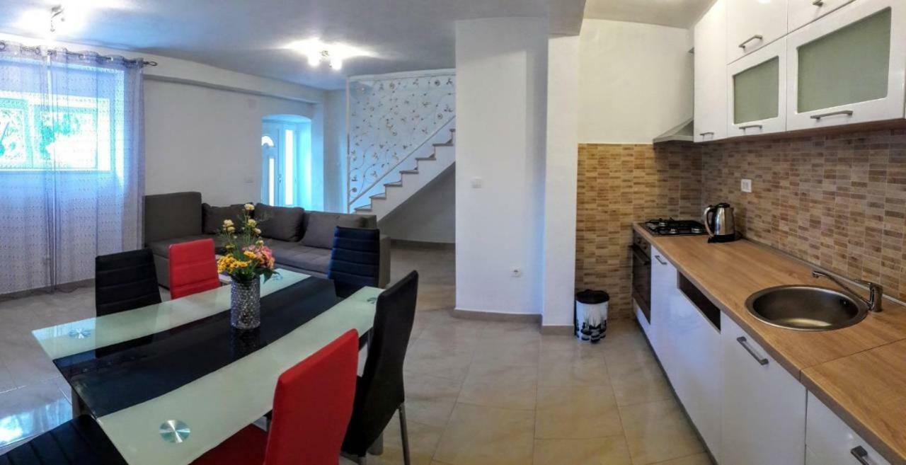 Holiday Apartments Maslina Paho Babino Polje エクステリア 写真